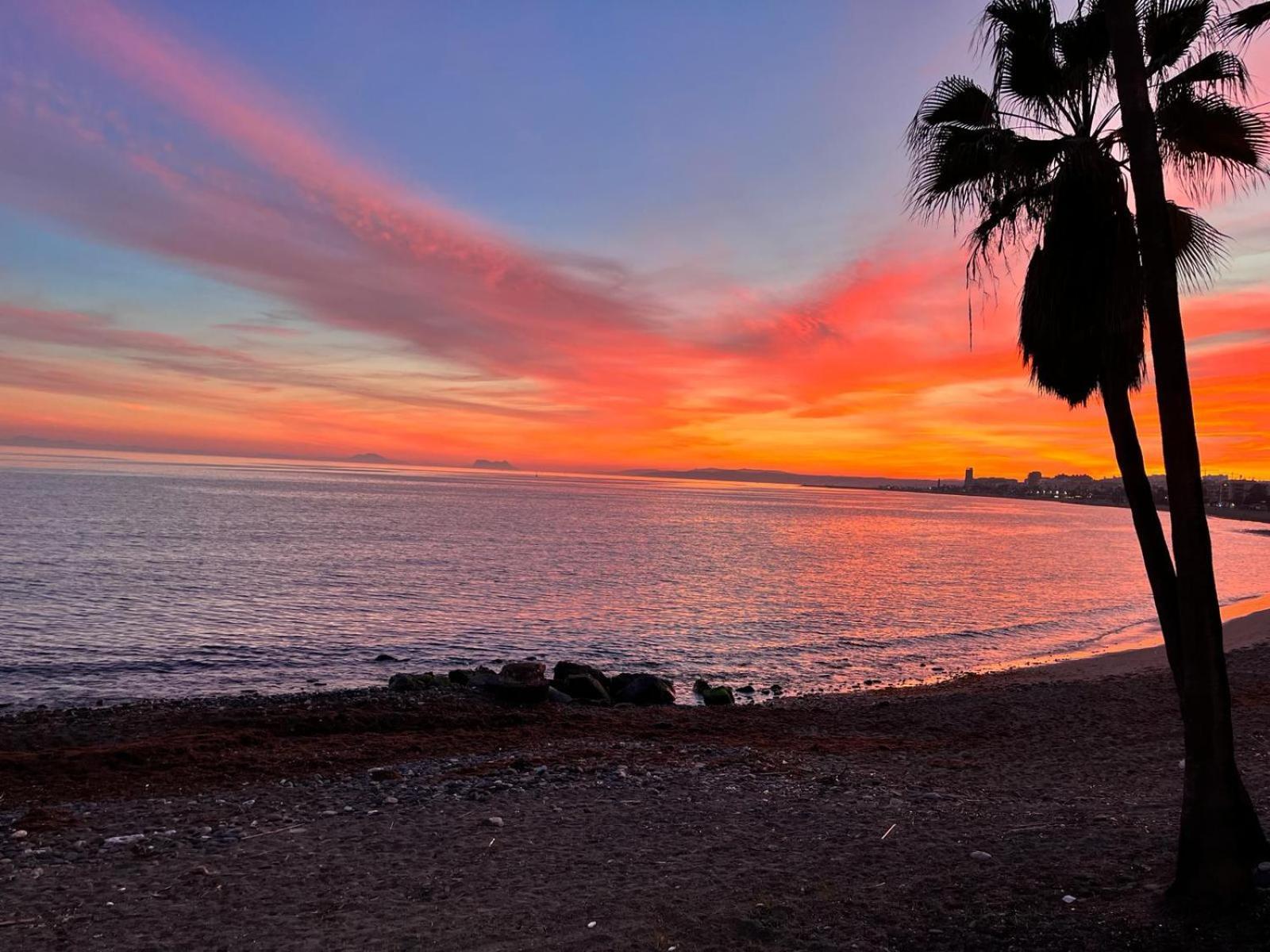 El Faro Vacaciones En Estepona Luaran gambar