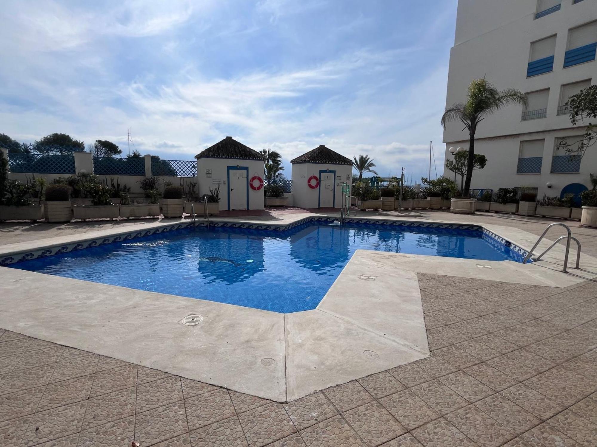 El Faro Vacaciones En Estepona Luaran gambar